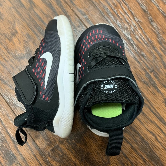 SOLD Nike Toddler Shoes 4c - Picture 2 of 3